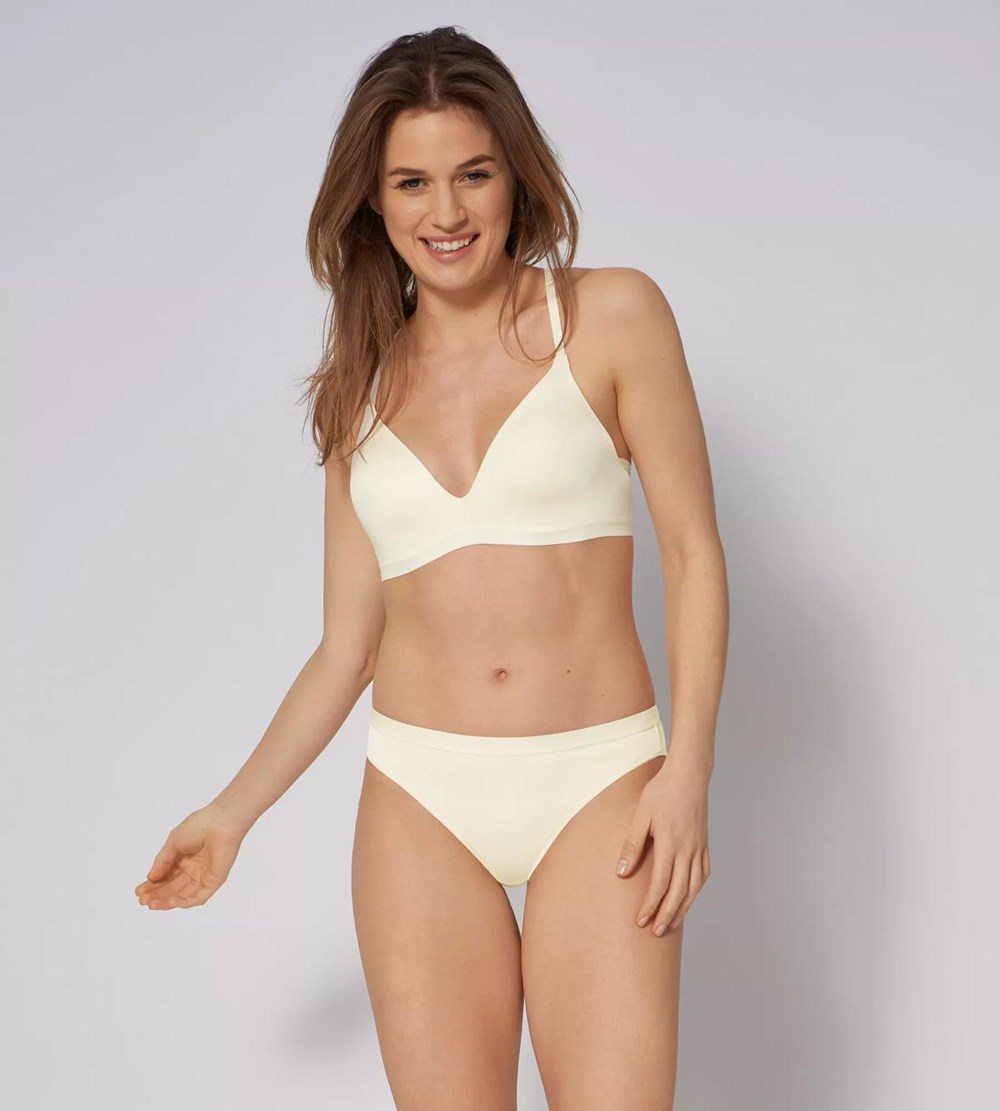 Sloggi Wow Comfort Padded Bra Ecru White | 61859-PKZN