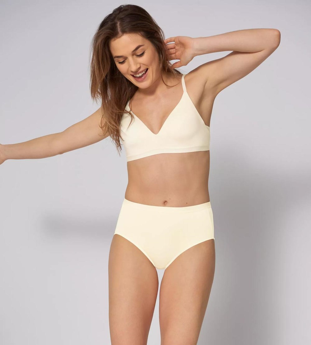 Sloggi Wow Comfort Padded Bra Ecru White | 79613-ZGRE